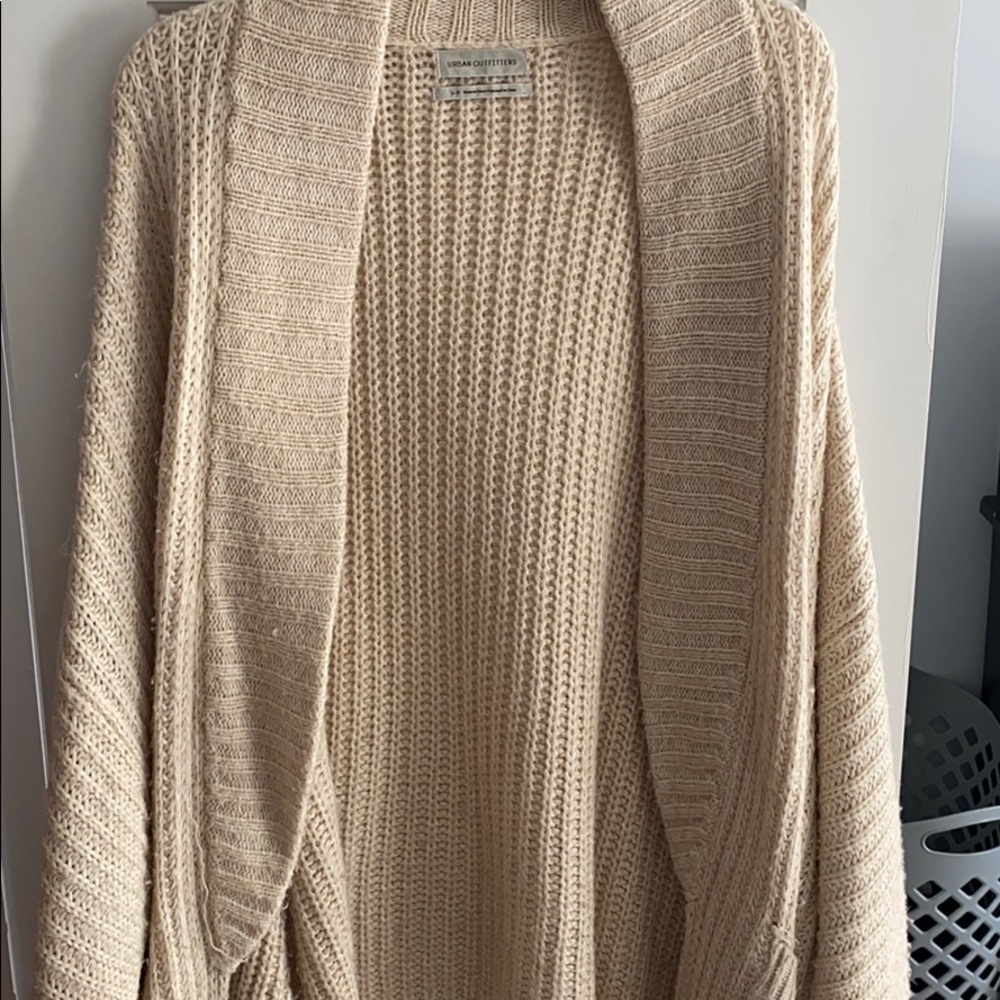 Urban Outfitters oversized cream sizesmall sweater